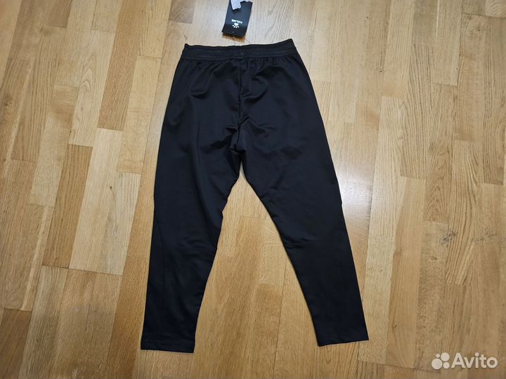Спортивные штаны Kelme новые 140