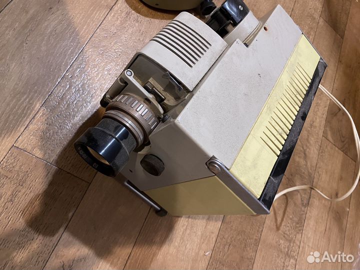 Кинопроэктор времен СССР