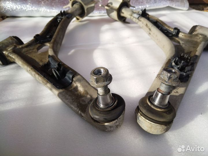 Рычаги передние на mercedes gla 250