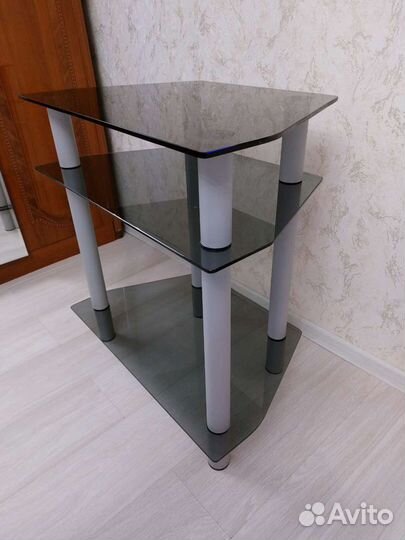 Стеклянная тумба под тв