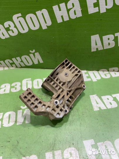 Кронштейн компрессора кондиционера Chery Indis