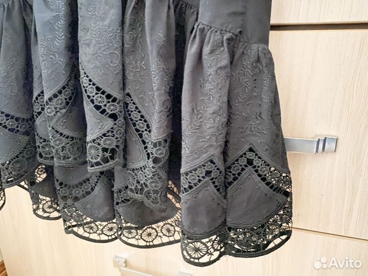 Удлиненная нарядная блузка Reserved с оборкой