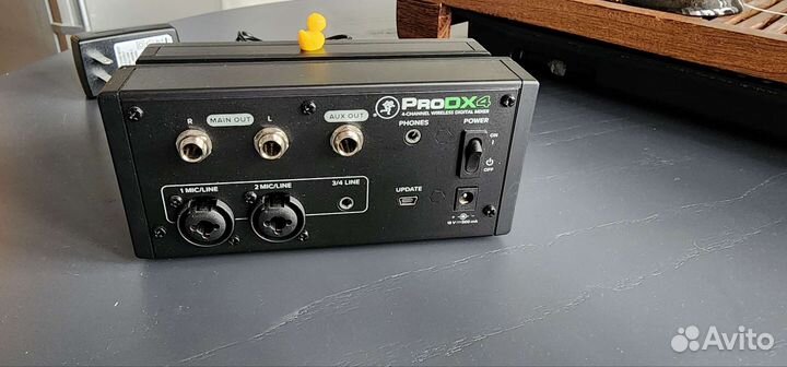 Цифровой микшерный пульт Mackie ProDX4