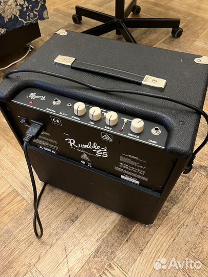 Fender rumble 25 басовый комбик