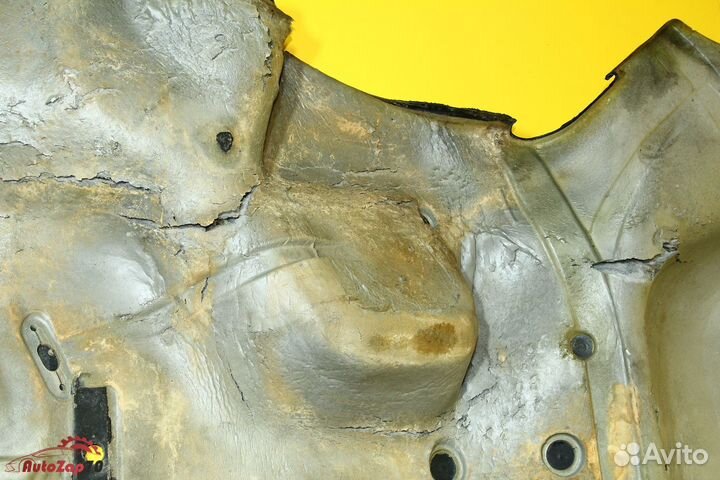 Volvo FM Обивка пола центральная