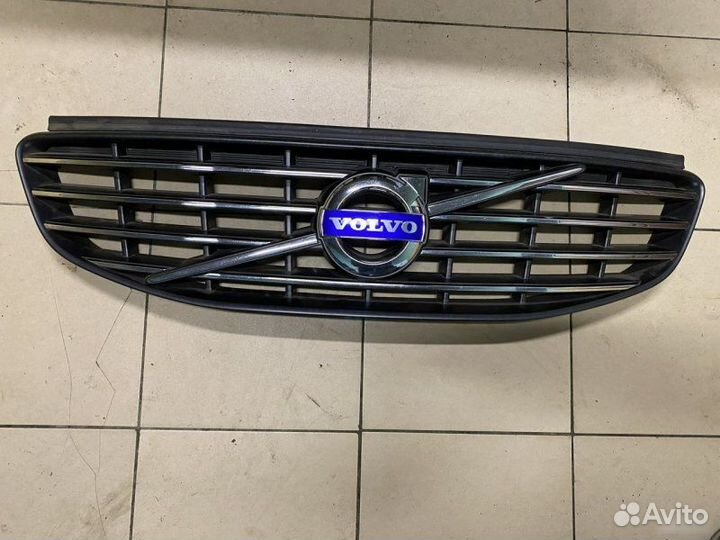 Решетка радиатора Volvo Xc60