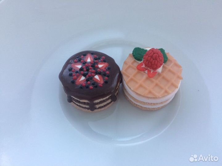 Пирожное из полимерной глины