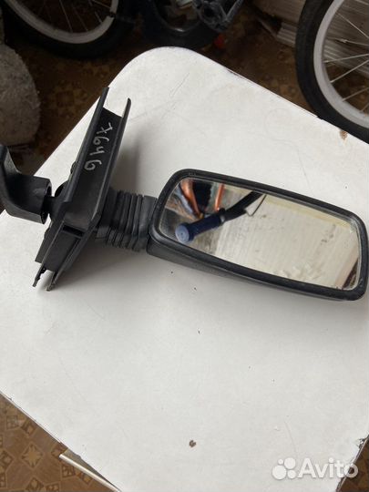 Зеркало заднего вида