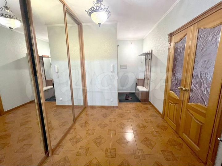 2-к. квартира, 74 м², 3/9 эт.