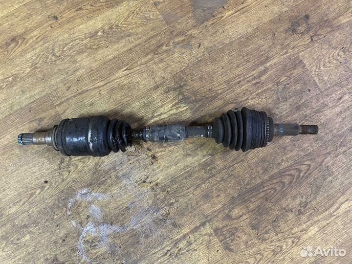 Полуось передняя левая 4342021050 Toyota Avensis 1