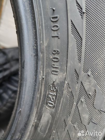Nokian Tyres Hakkapeliitta 9 SUV 215/60 R17