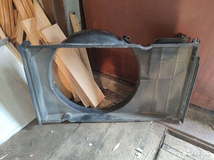 Диффузор радиатора Toyota Mark II GX100 1G-FE