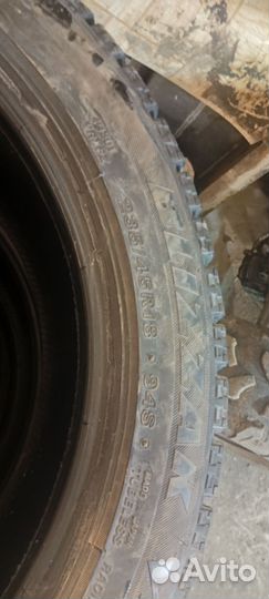 Bridgestone Blizzak VRX 235/45 R18