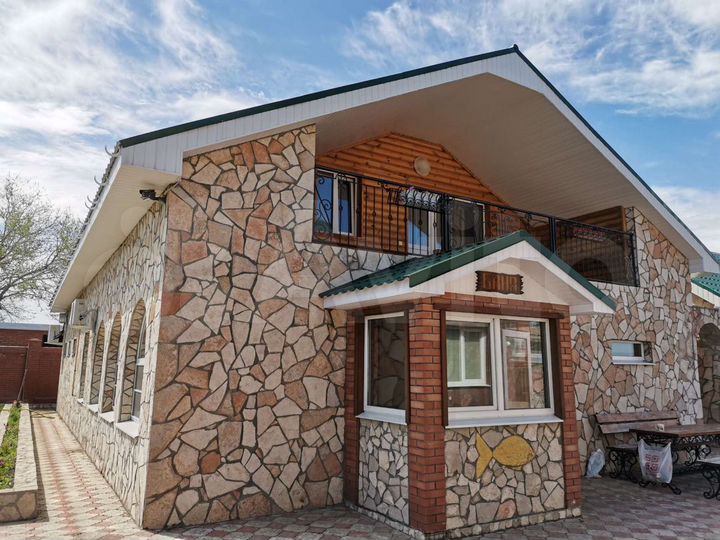 Коттедж 350 м² на участке 20 сот.