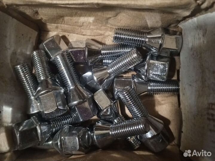 Колесный крепеж