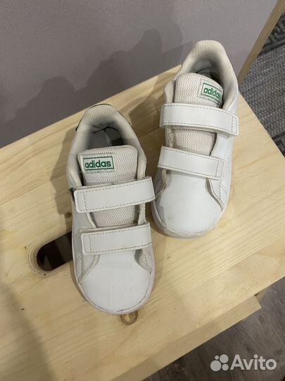 Кроссовки детские adidas 26