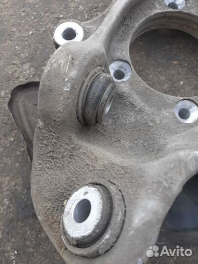 Кулак задний левый Mercedes C-Class W205 651.921