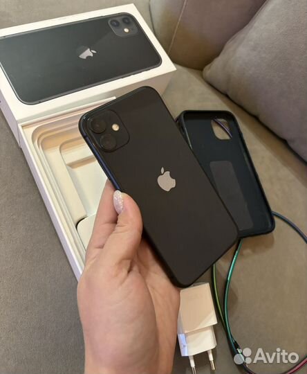 iPhone 11, 64 ГБ