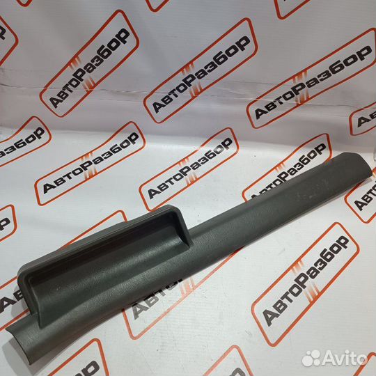 Накладка на порог салона задняя правая Nissan