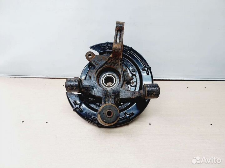 Кулак задний правый Kia Sportage 2