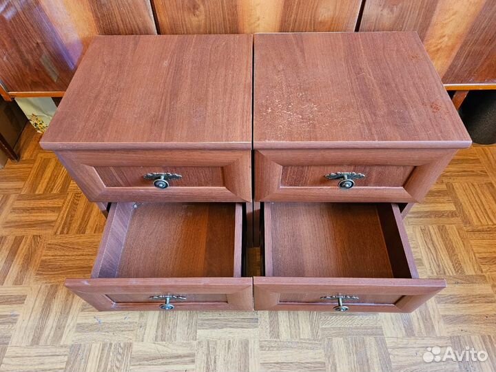 Тумбочки прикроватные