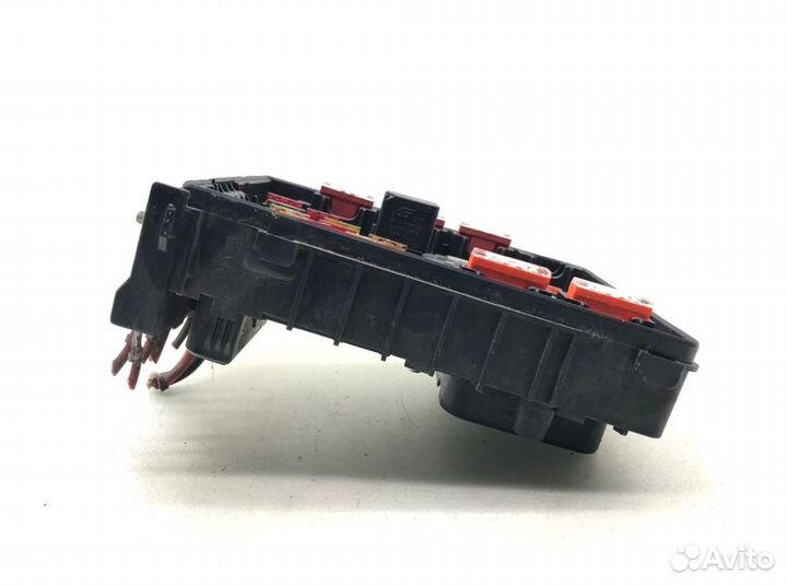 Блок предохранителей Volkswagen Passat B6 2.0 TDI