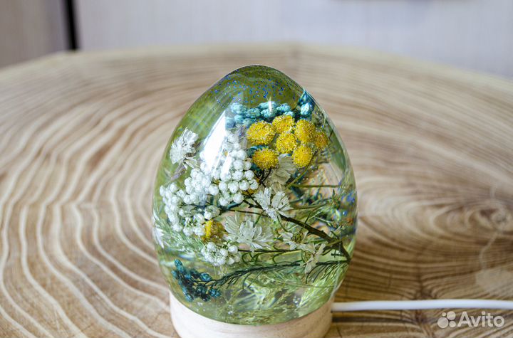 Светильник Ночник из ювелирной смолы с сухоцветами