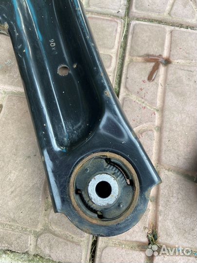 Рычаг подвески передний нижний Nissan