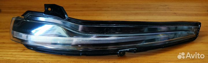 Повторитель поворотов R зеркала Mercedes Benz