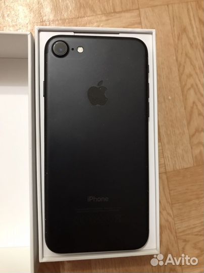 Телефон iPhone 7 32gb