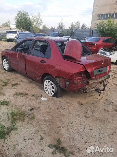 Mitsubishi Lancer 1.3 МТ, 2005, битый, 190 000 км