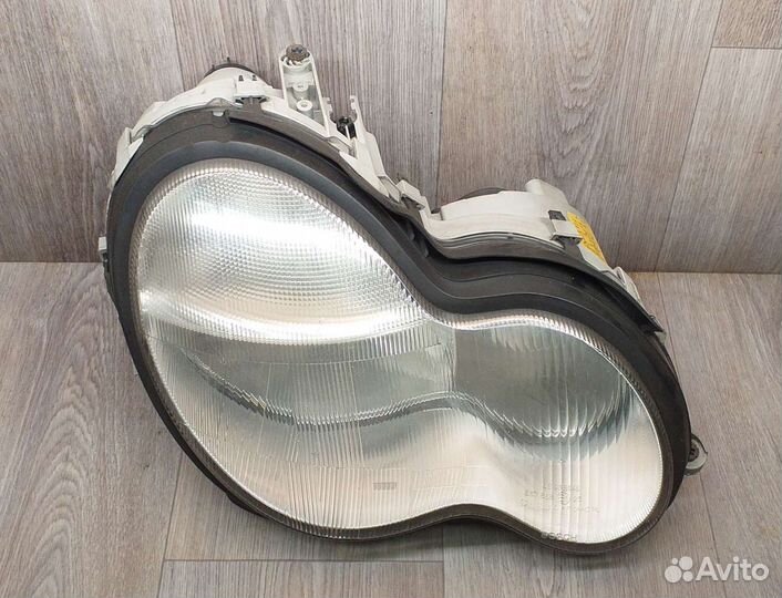 Mercedes-Benz C 180 фара