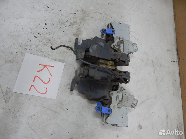 Замок двери Nissan Maxima A33