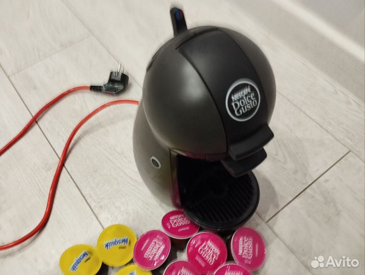 Кофемашина Nescafe dolce gusto