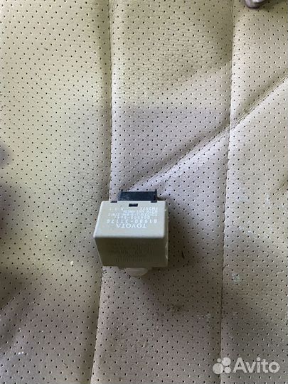 Реле поворотов toyota avensis 9343