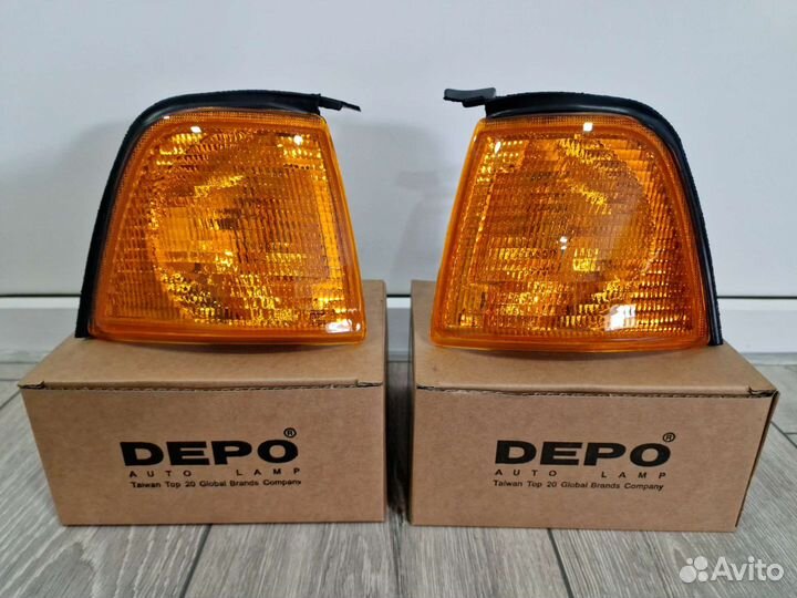 Поворотники передние оранжевые Audi 80 Б4/Б3 (L/R)