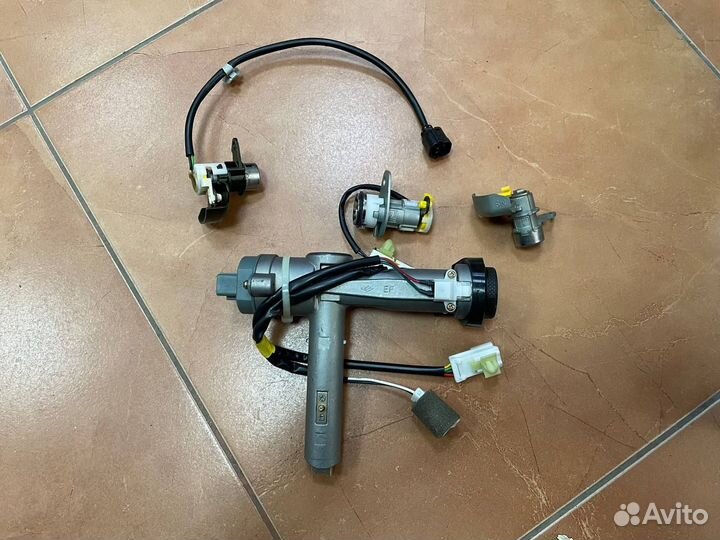 Комплект замков c ключами на Hyundai Sonata