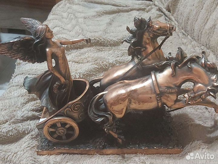 Бронзовые статуэтка СССР