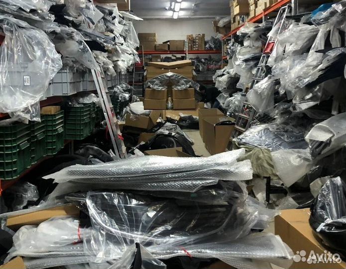 Решетка в бампер нижняя VW Caddy 3 04-15