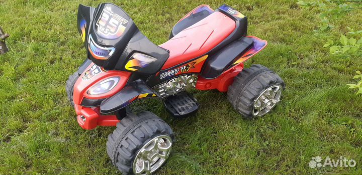 Детский квадроцикл на аккумуляторе