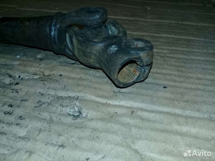 Кардан рулевой Nissan Terrano 1