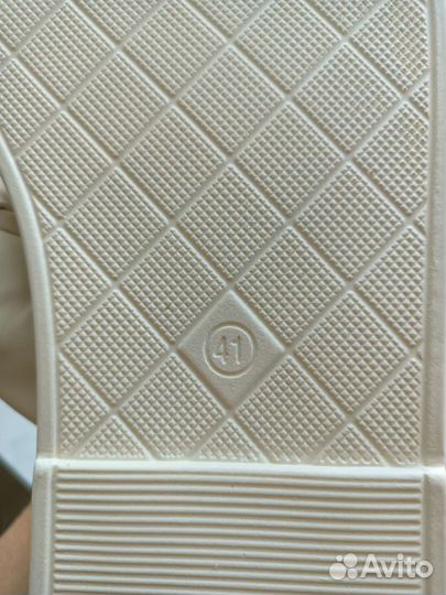 Сандали новые