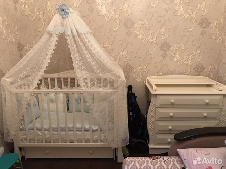 Детская кровать с пеленальным комодом