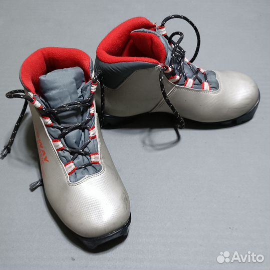 Лыжные ботинки 31,35,36 размер