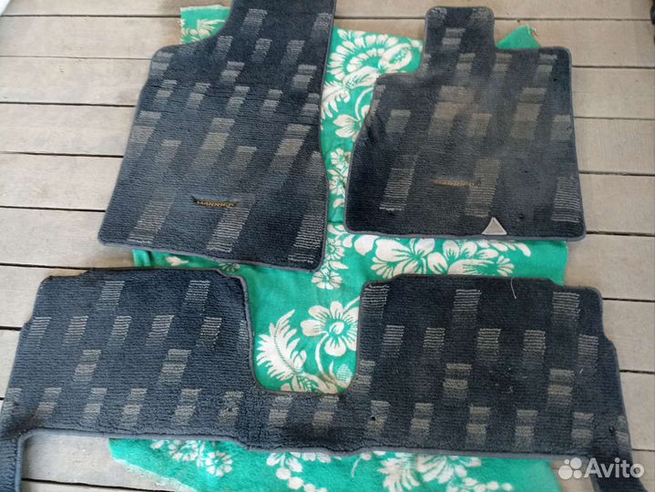 Автомобильные коврики на Toyota harrier