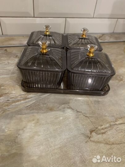 Менажница с крышкой новая