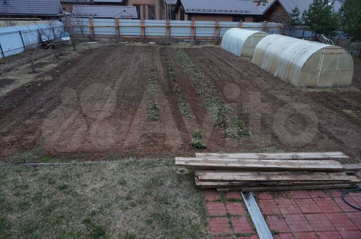 Коттедж 271 м² на участке 13,5 сот.