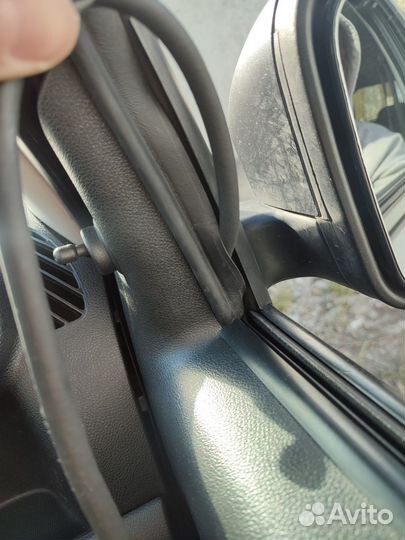 Уплотнитель стекла двери Гранта Ваз 8мм