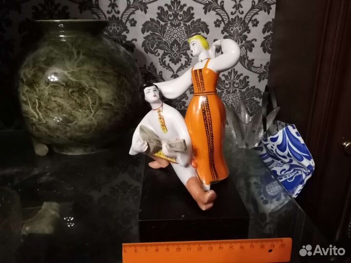 Статуэтки танцоры