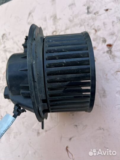 Моторчик отопителя печки Volkswagen Passat CC